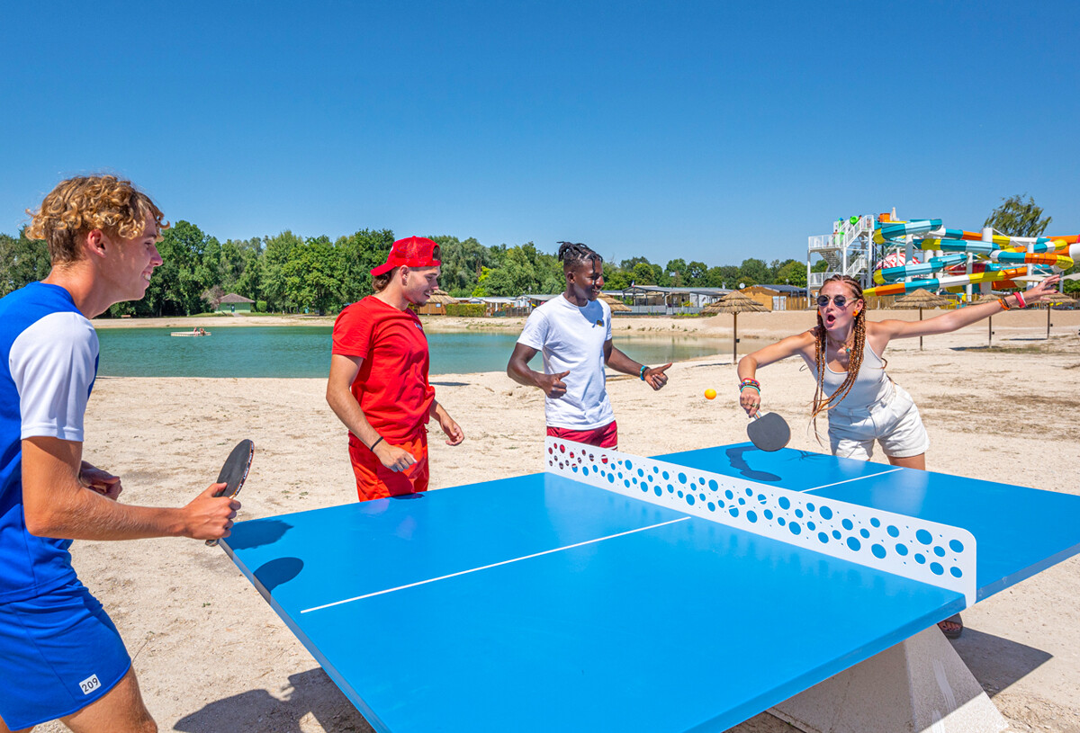 slider-4_pres-de-la-fontaine-ping-pong-43126522_0.jpg